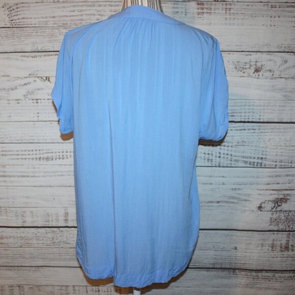 Anthropologie Cloth And Stone Rayon Blue Chambray Blouse 2 Breast Pockets Size M - Picture 4 of 6